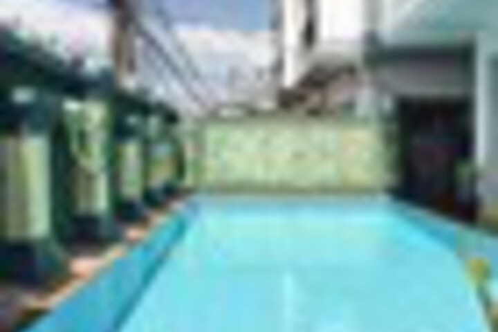 Pool 80 of 180