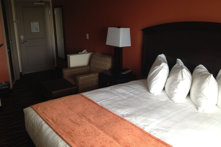 1 King Bed (7 of 12)