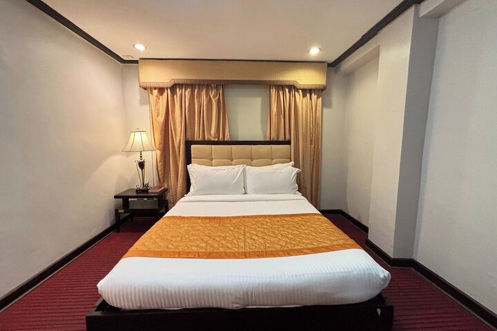 Room 10 of 61