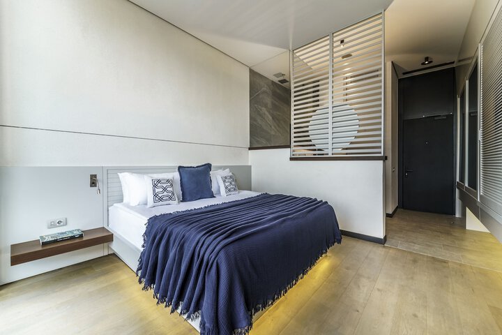 Room 9 of 181