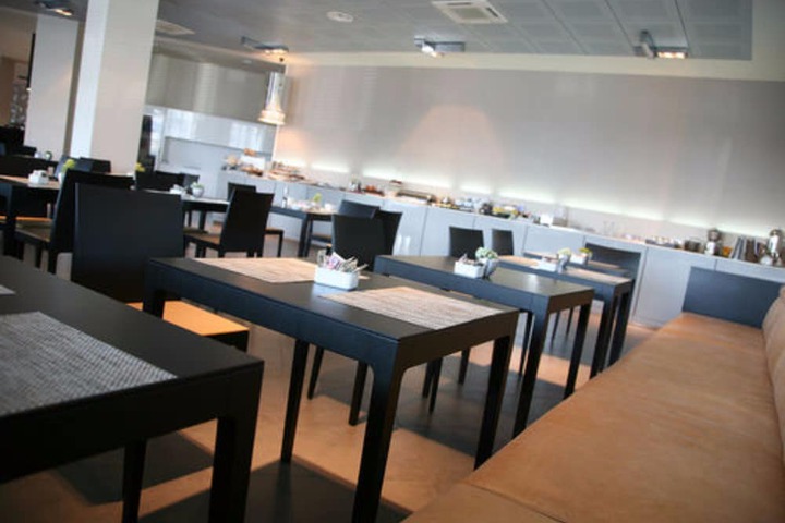 Dining 48 of 80