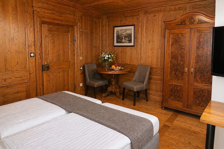 Room 6 of 91