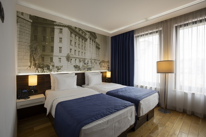 Room 14 of 36