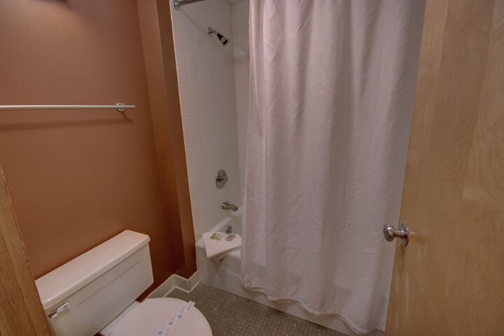 Hotel 17 of 73