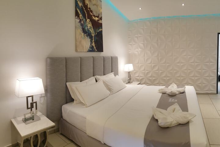 Room 12 of 90