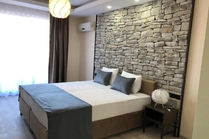 Room 1 of 6