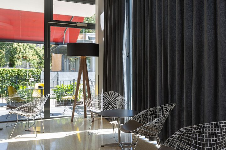 Entrance & Lobby