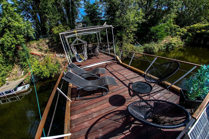 Sundeck 45 of 60
