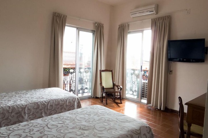 Room 4 of 38