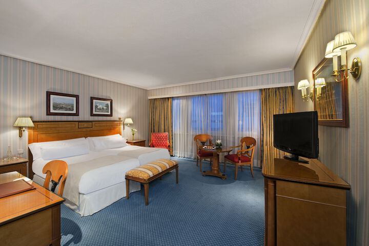 Room 7 of 172