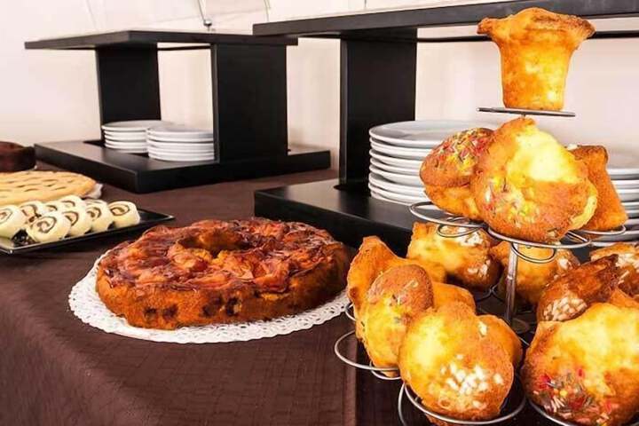 Dining 19 of 37