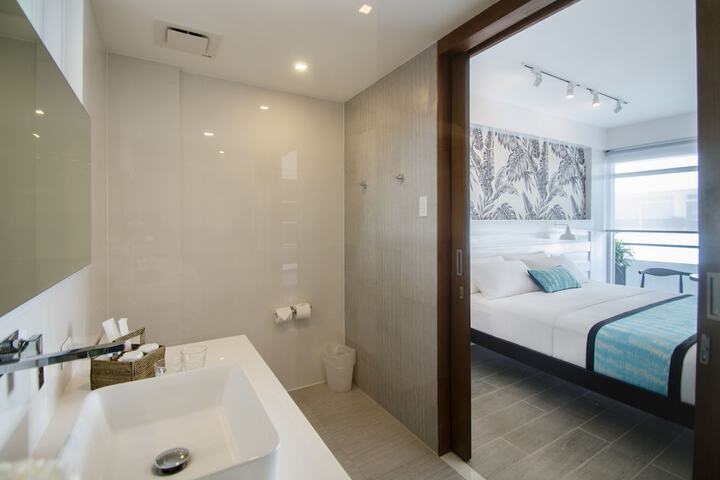 Room 28 of 54