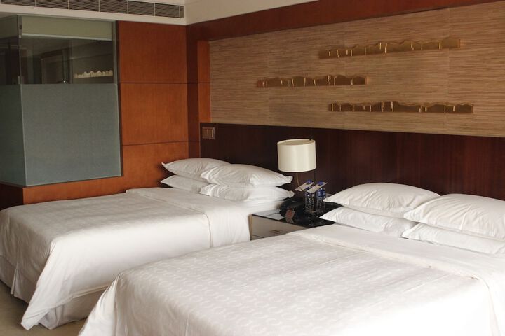 Room 4 of 66