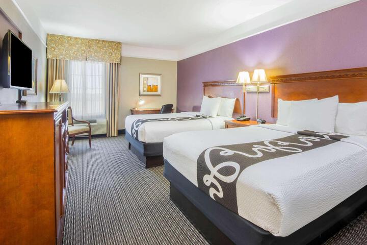 Double Accessible 2 Queen Beds (2 of 2)