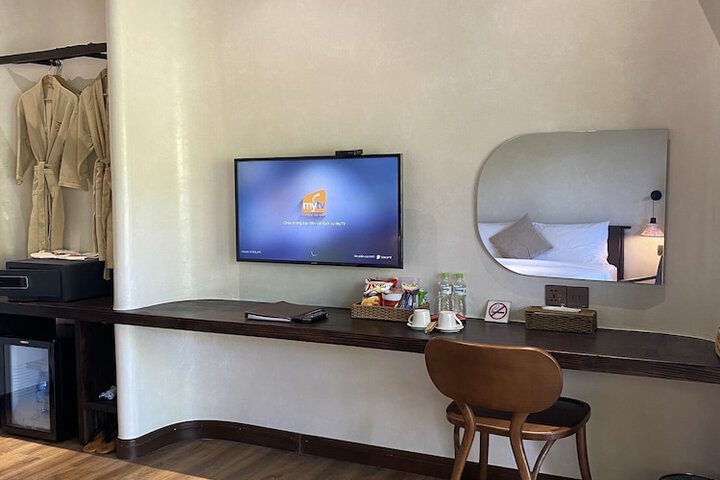 Room 104 of 210