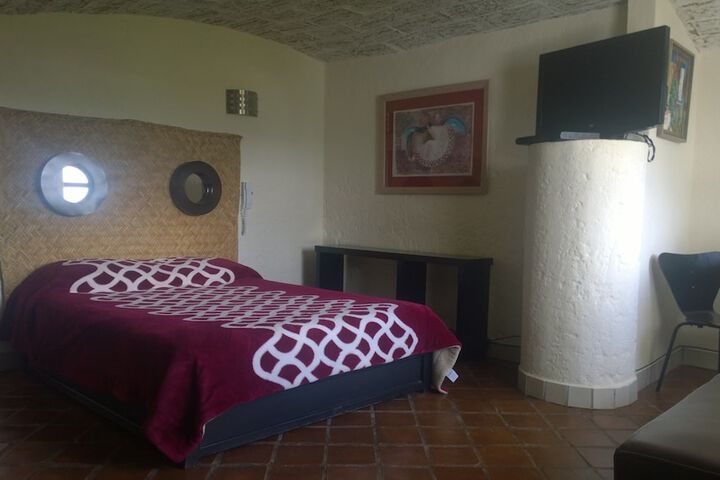Room 3 of 66