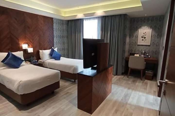 Room 34 of 99