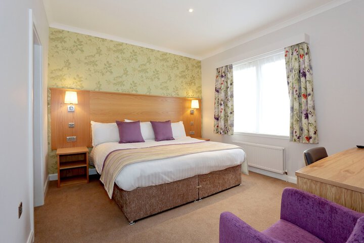 Room 4 of 81