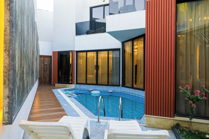 Pool 166 of 178