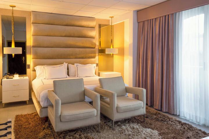 Room 33 of 53
