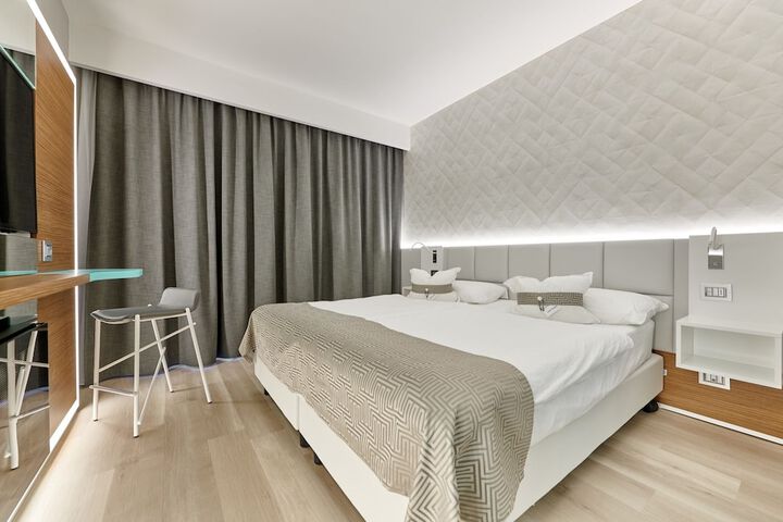 Room 28 of 112