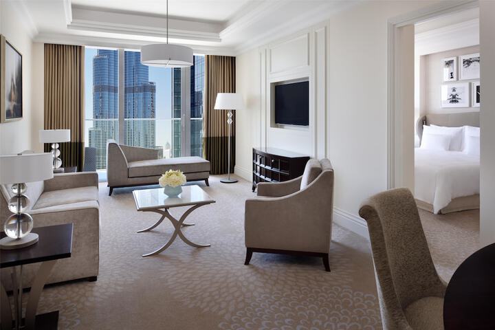 Room 43 of 198