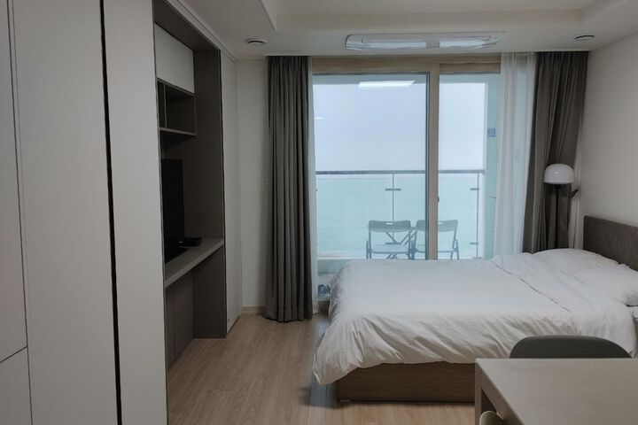 Room 115 of 640