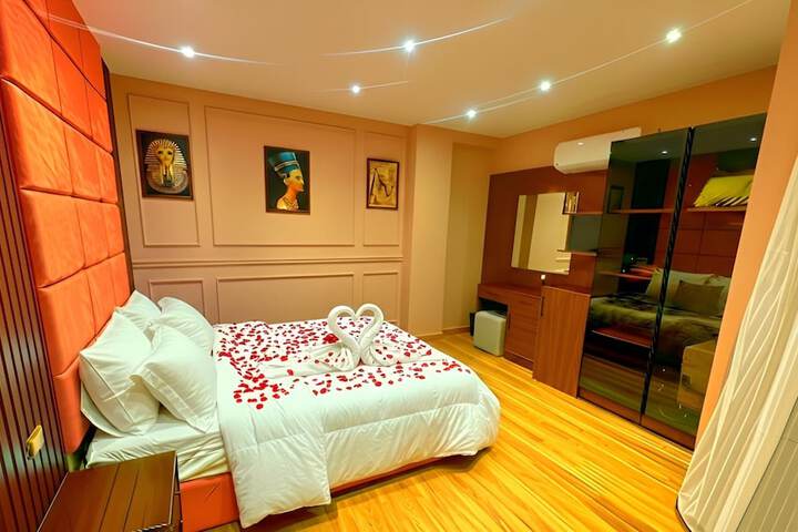 Room 57 of 77