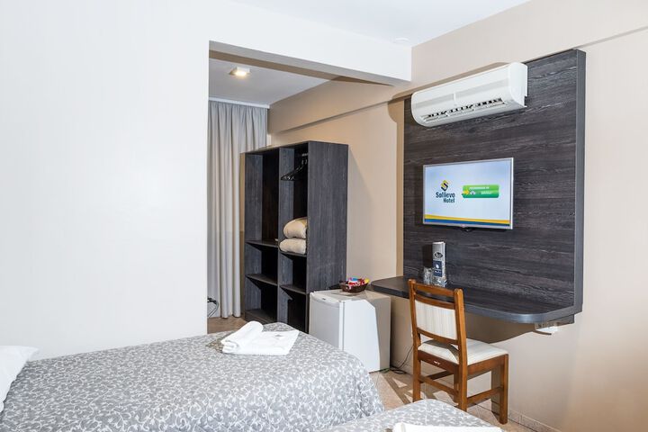 Room 16 of 65