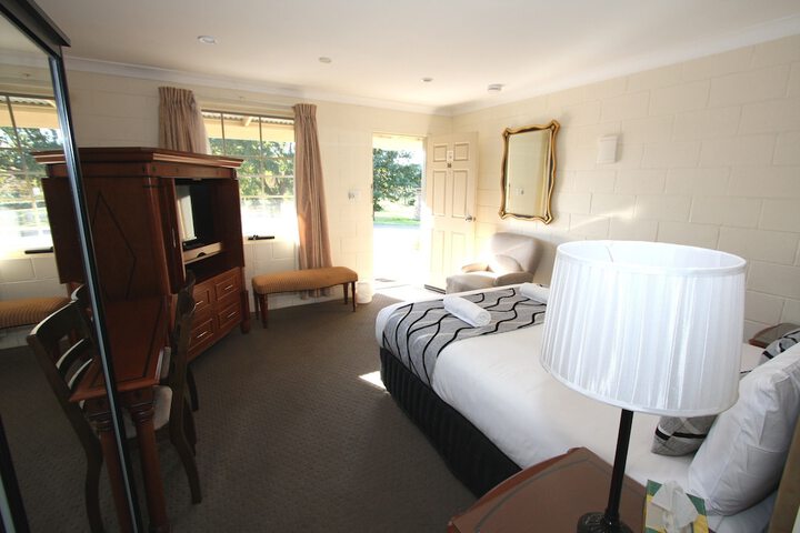 Room 15 of 42