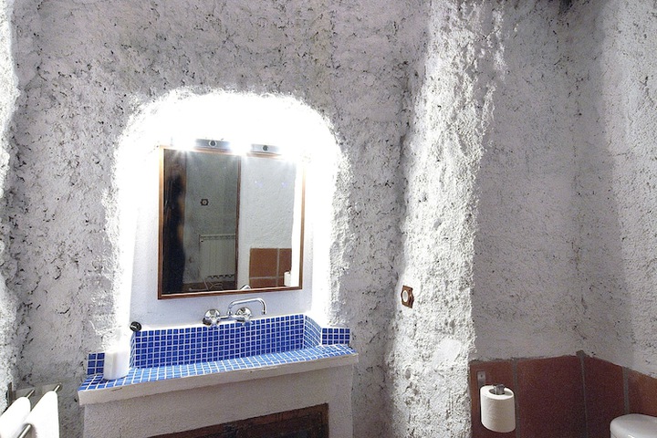 Room 25 of 40