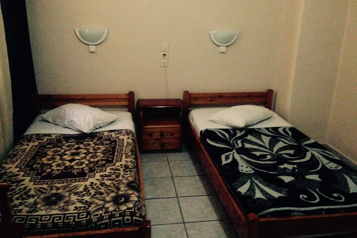 Room 4 of 15