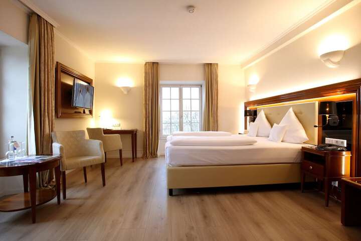 Room 4 of 34