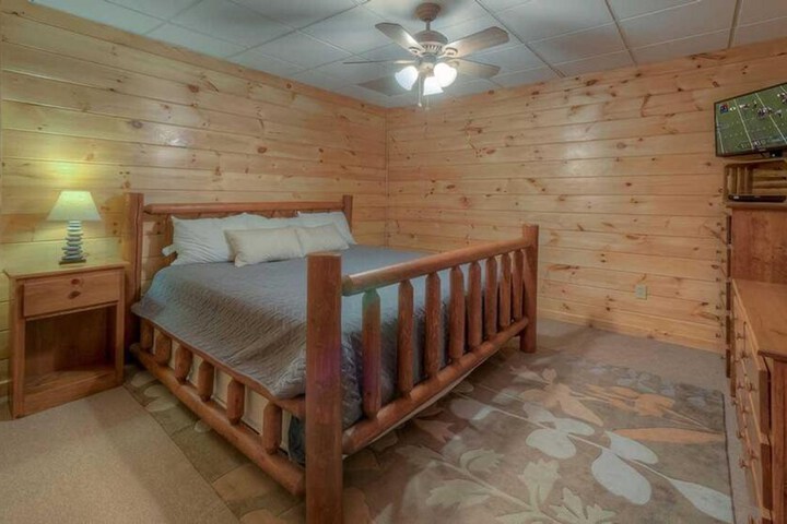 Room 1 of 1
