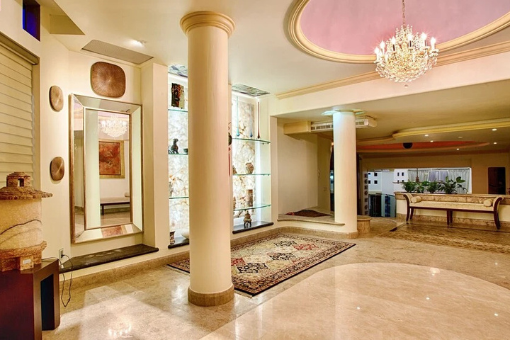 Photo of Panoramic Luxury Suite With Ocean Gardens and Swimming Pool View