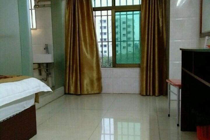 Room 12 of 42