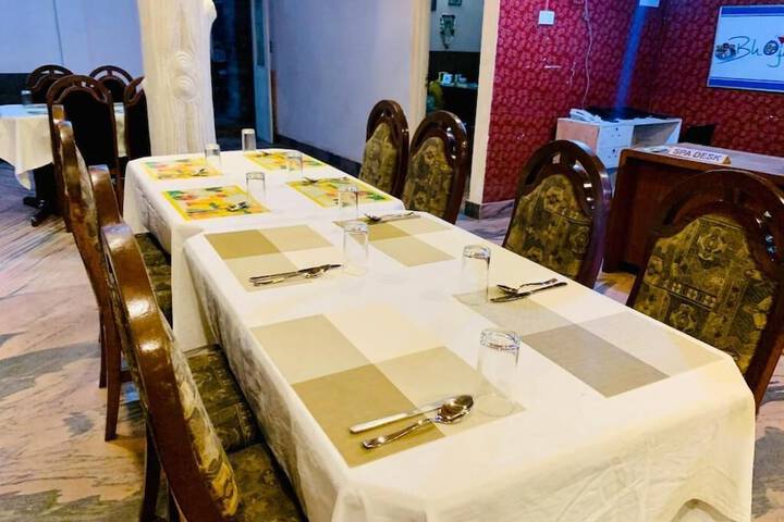 Dining 47 of 61