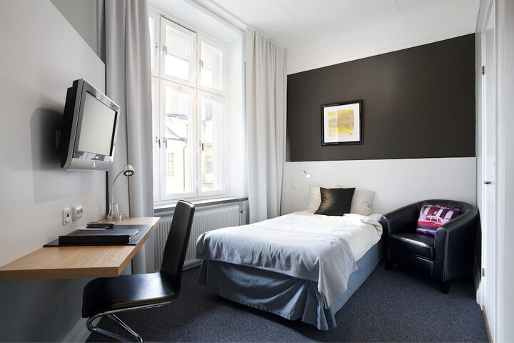 Room 25 of 57