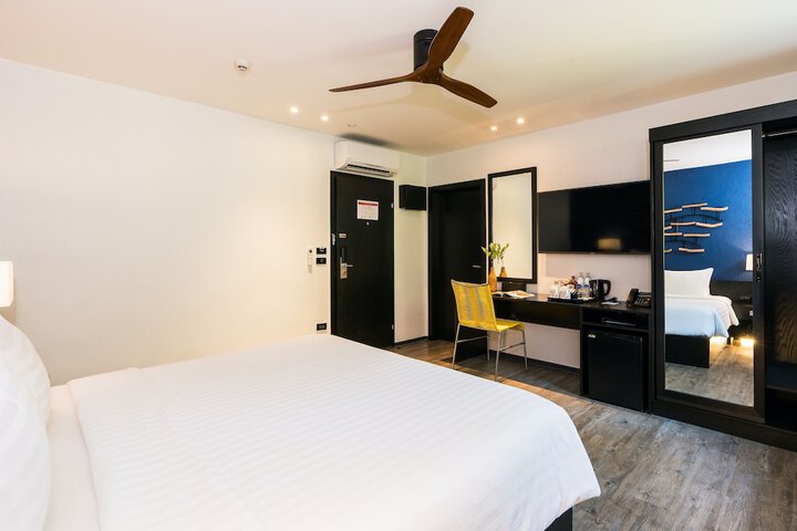 Room 3 of 52