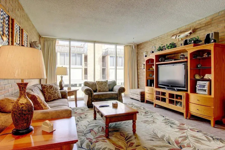 Room 2 of 16