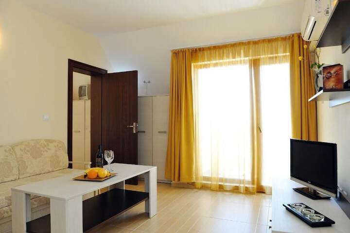 Room 8 of 41