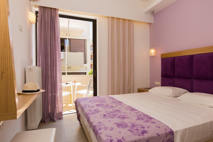 Room 14 of 73