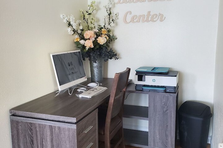 Business Center 19 of 26