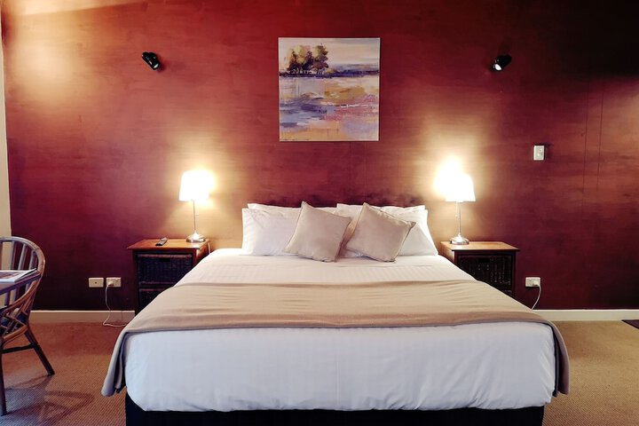 Room 4 of 127