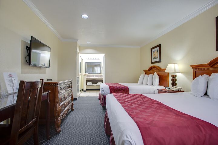Superior 2 Queen Beds (25 of 25)
