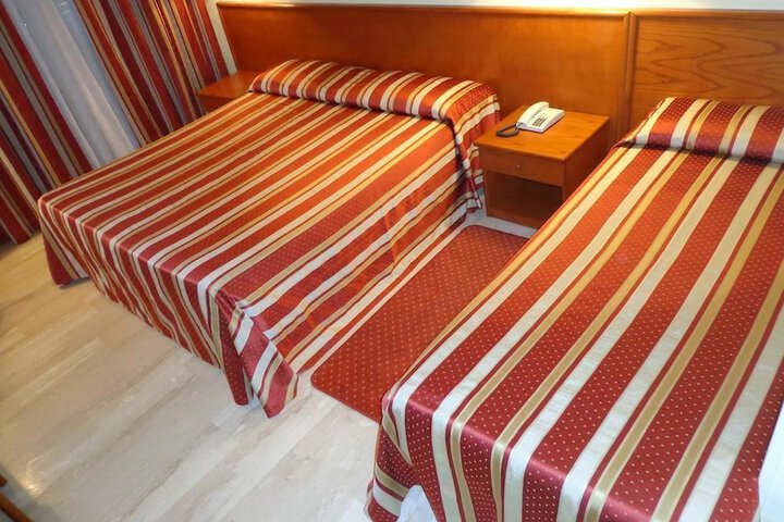 Room 8 of 19