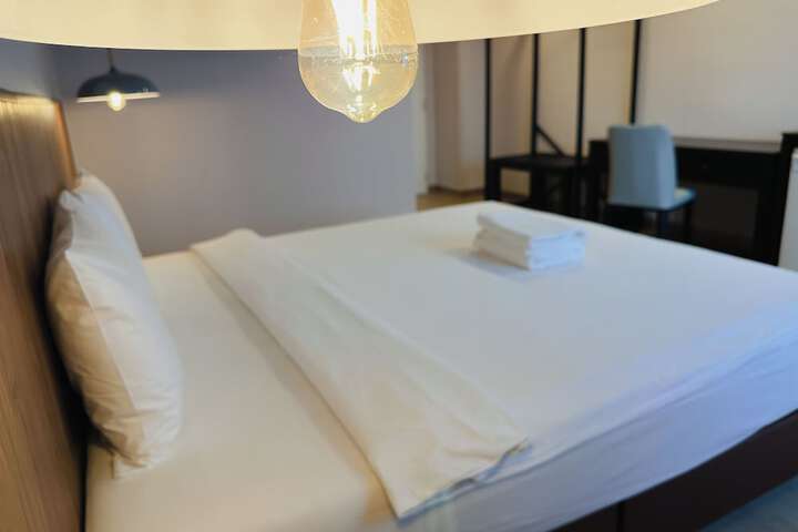 Room 15 of 49