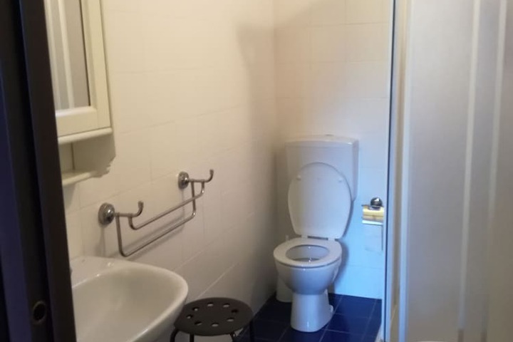 Room 13 of 38