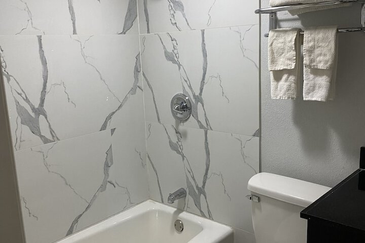 Room 9 of 15