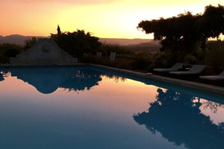 Pool 20 of 32